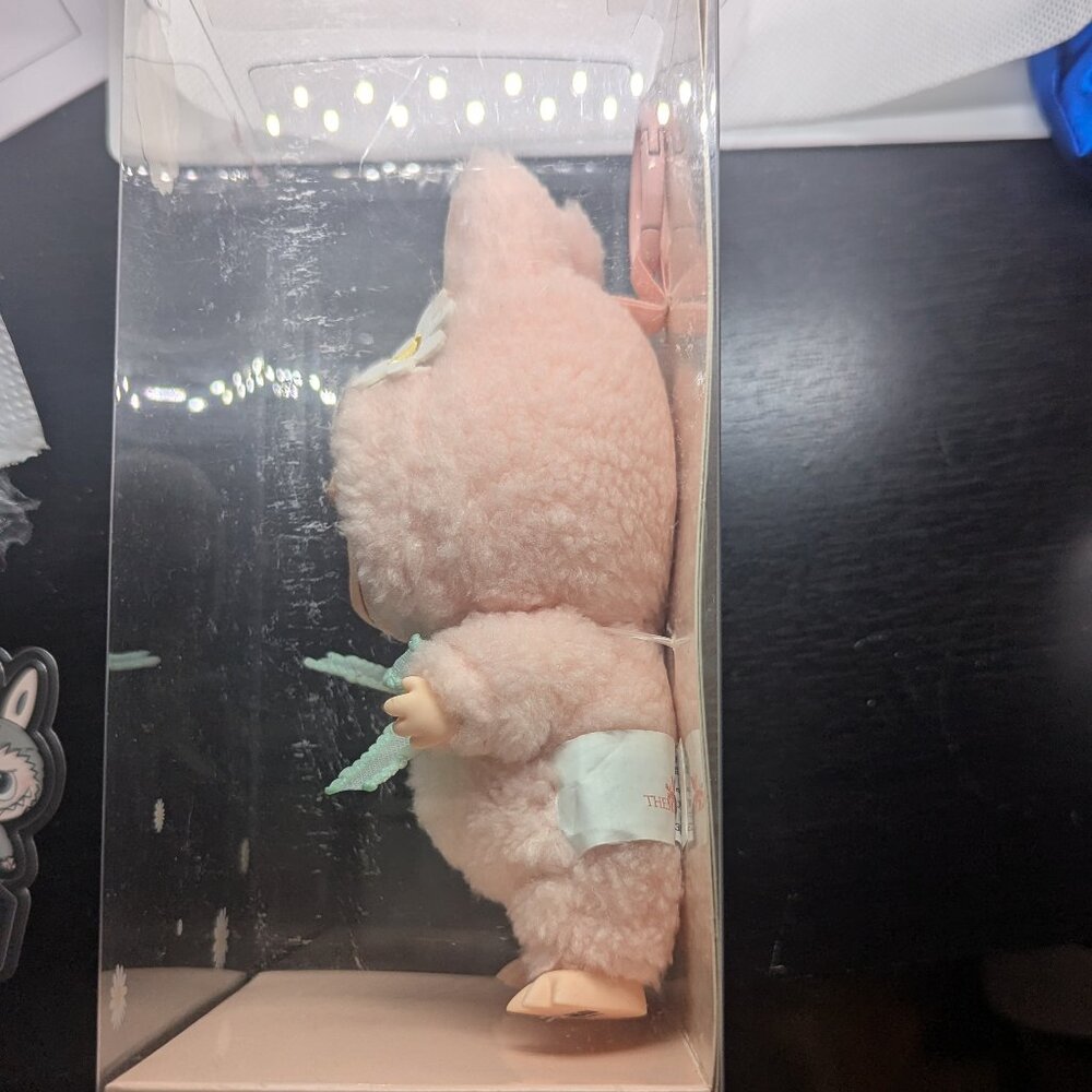 EXCLUSIVE Close To Sweet Mokoko Vinyl Plush Pendant - Picture 4 of 9